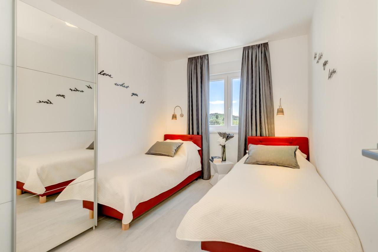 Modern 4* luxury apartment in center Trogir Extérieur photo